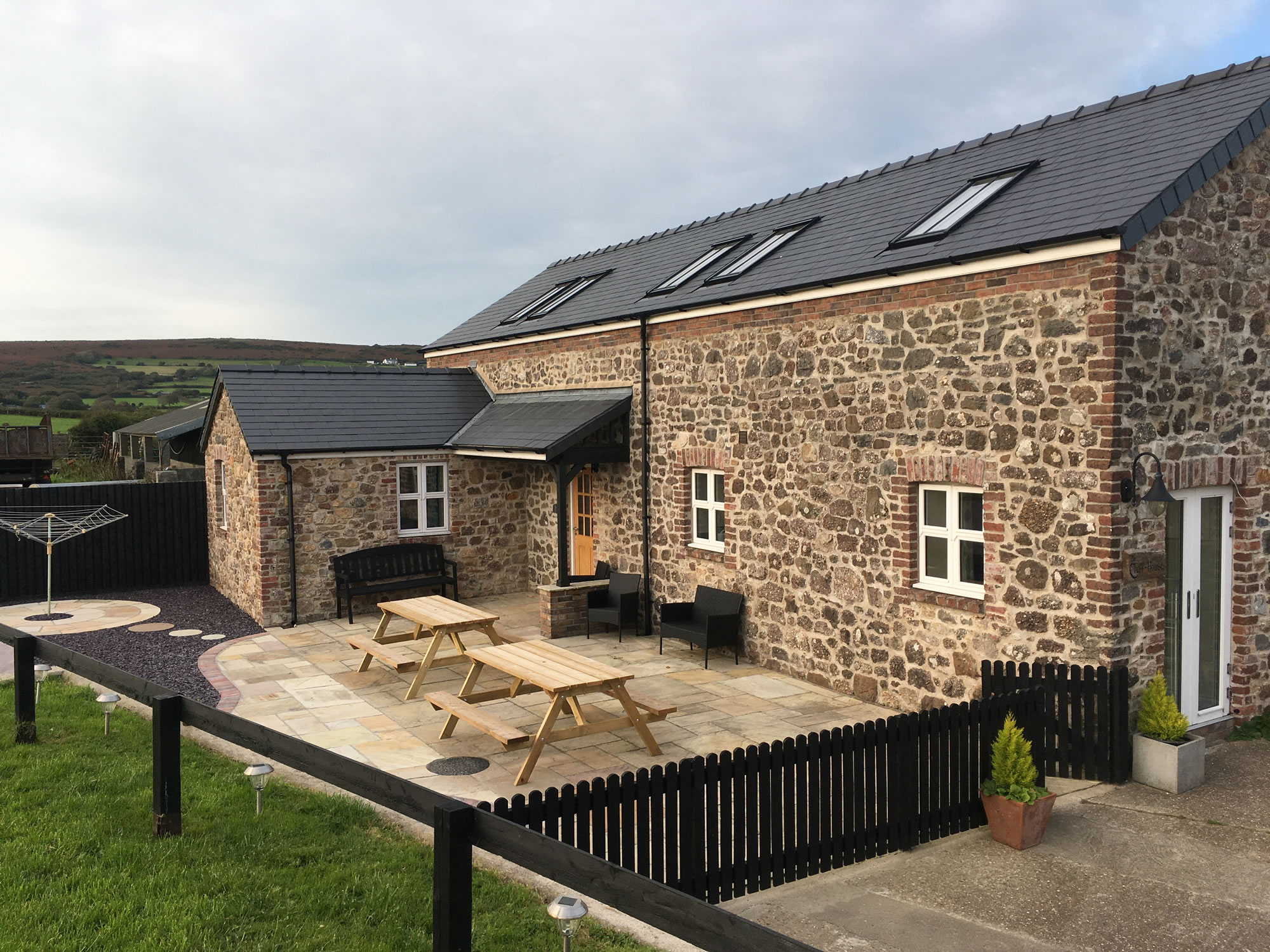Hardingsdown Bunkhouse and The Chaffhouse. The perfect base for all holidays in the Gower Peninsula.